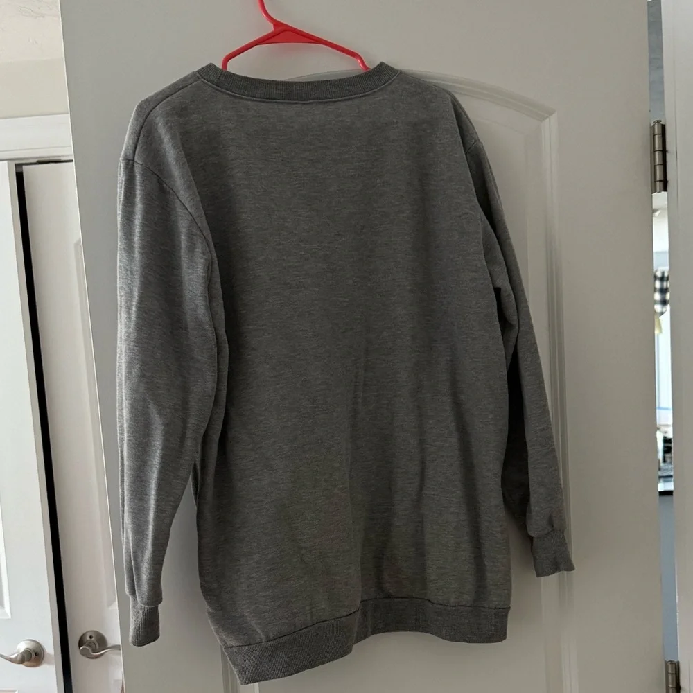 Women’s grey cat crew neck sweatshirt